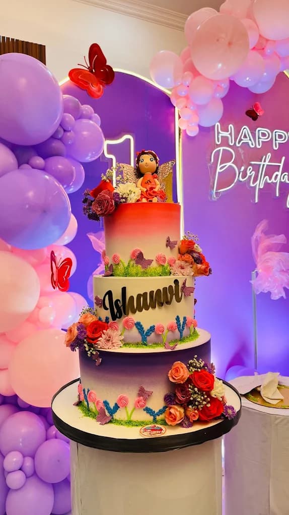 WOW BAKES (MINI CAKE STUDIO)