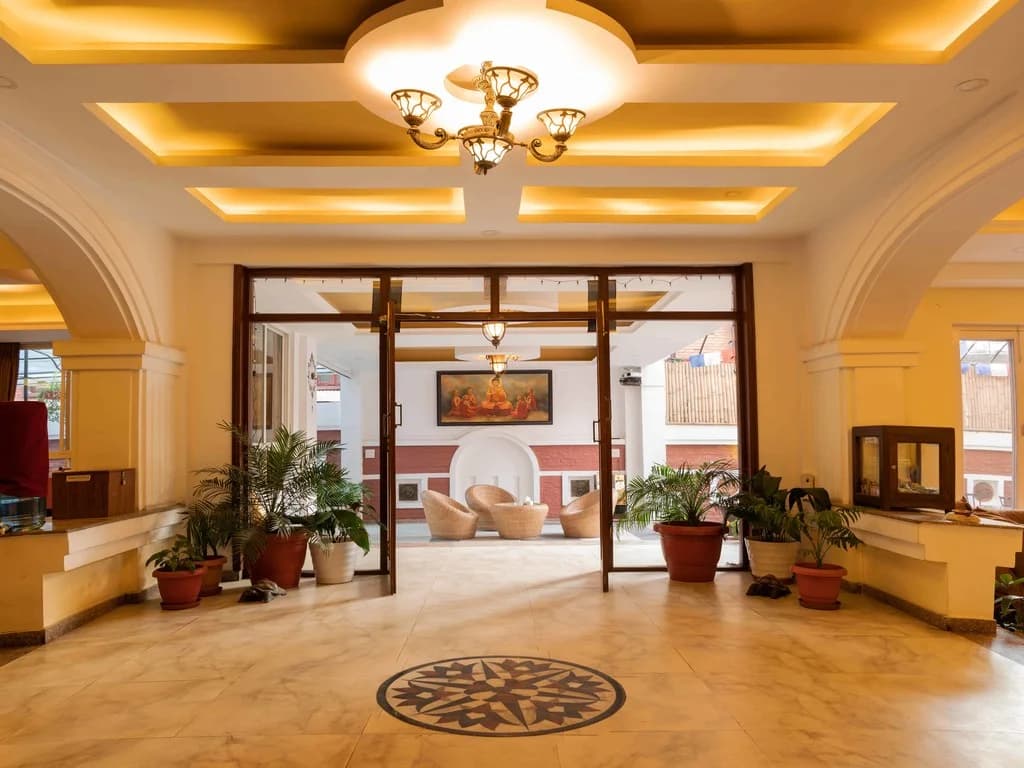 Dom Himalaya Hotel
