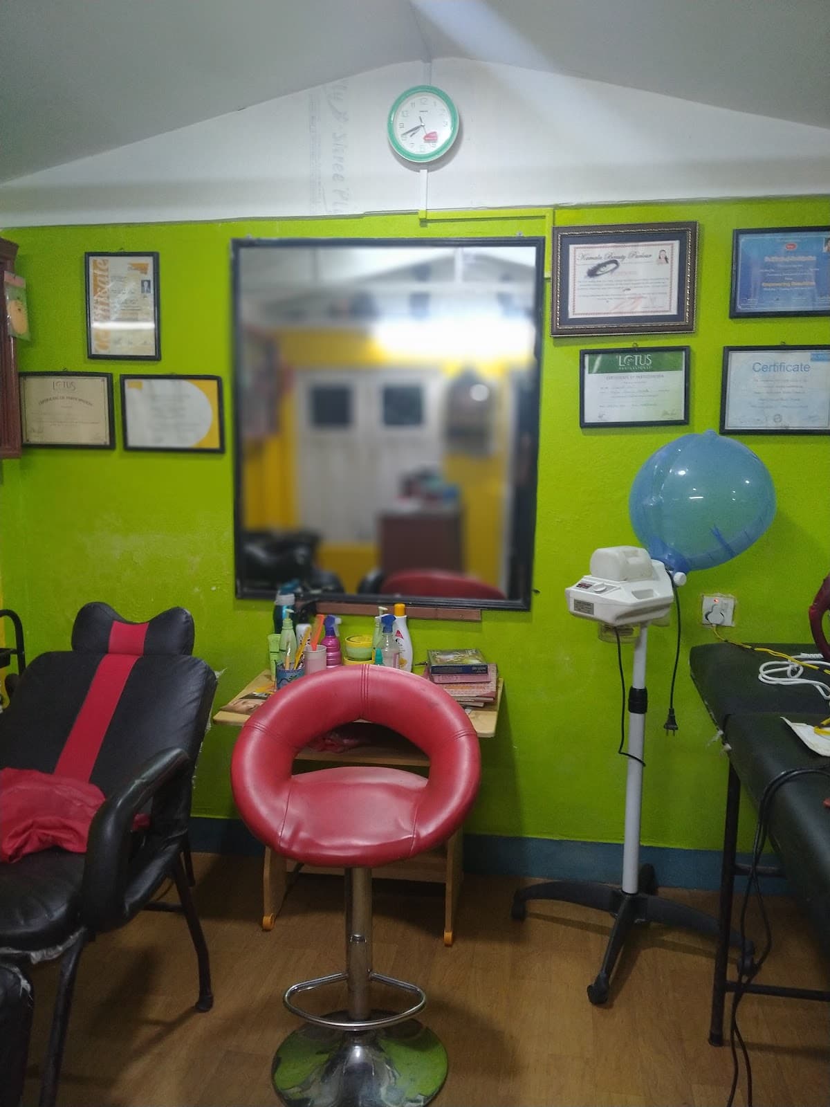 Angel Beauty Parlour