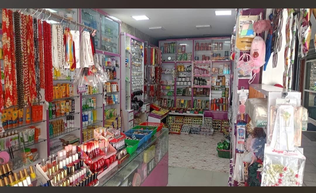 B&M Beauty Parlor