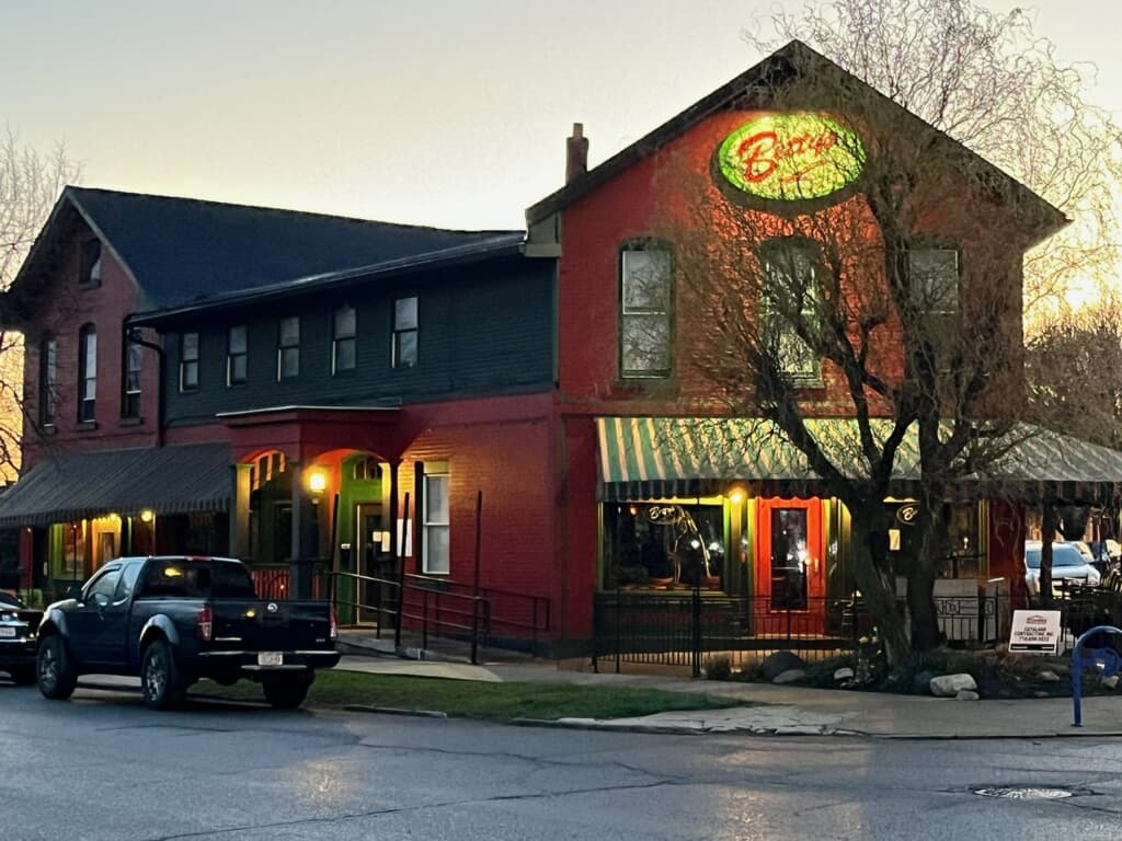 Betty's | Restaurant | Buffalo