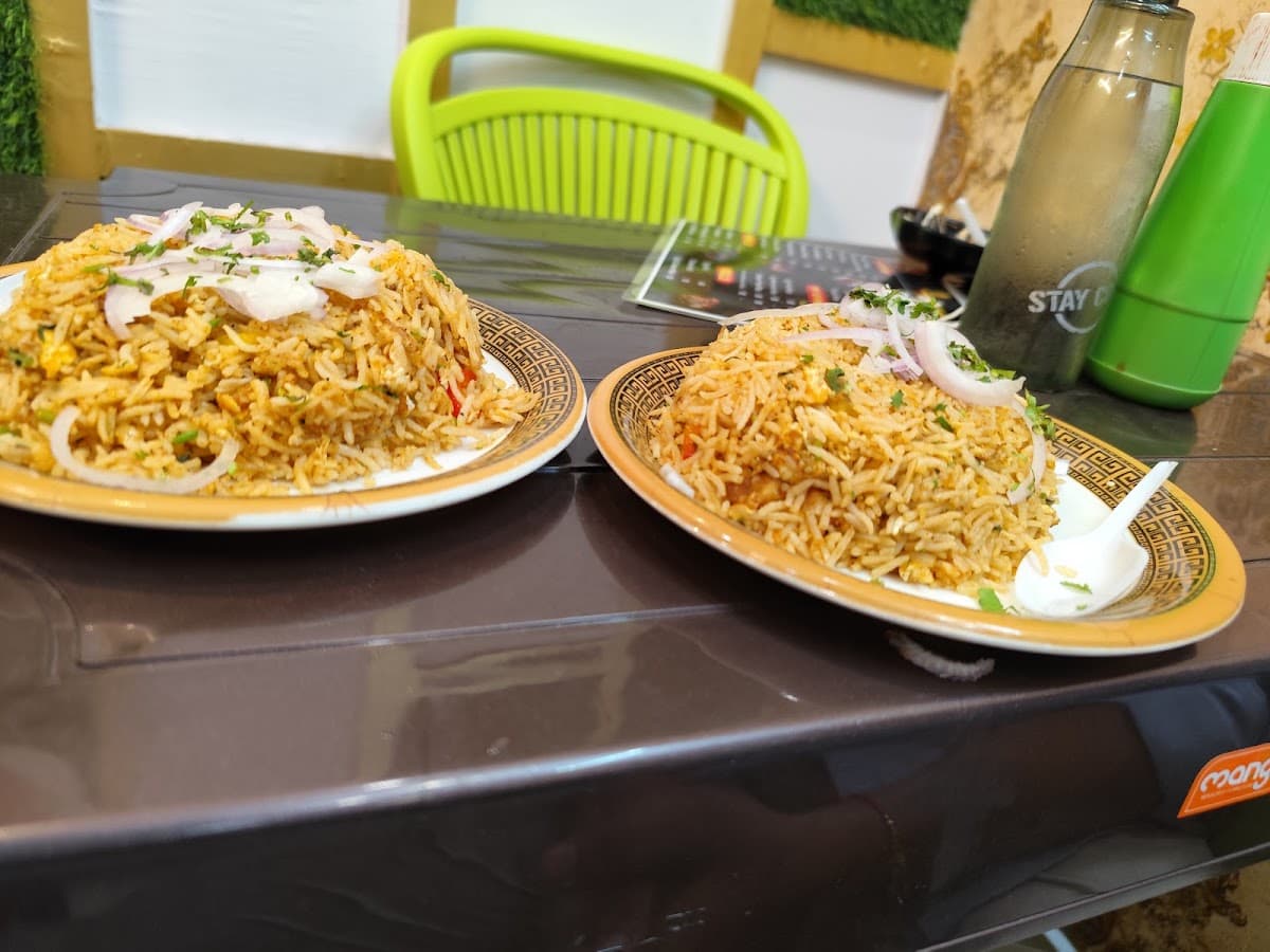 Dwarka cafe — photo by Gurubhavan Chinthala