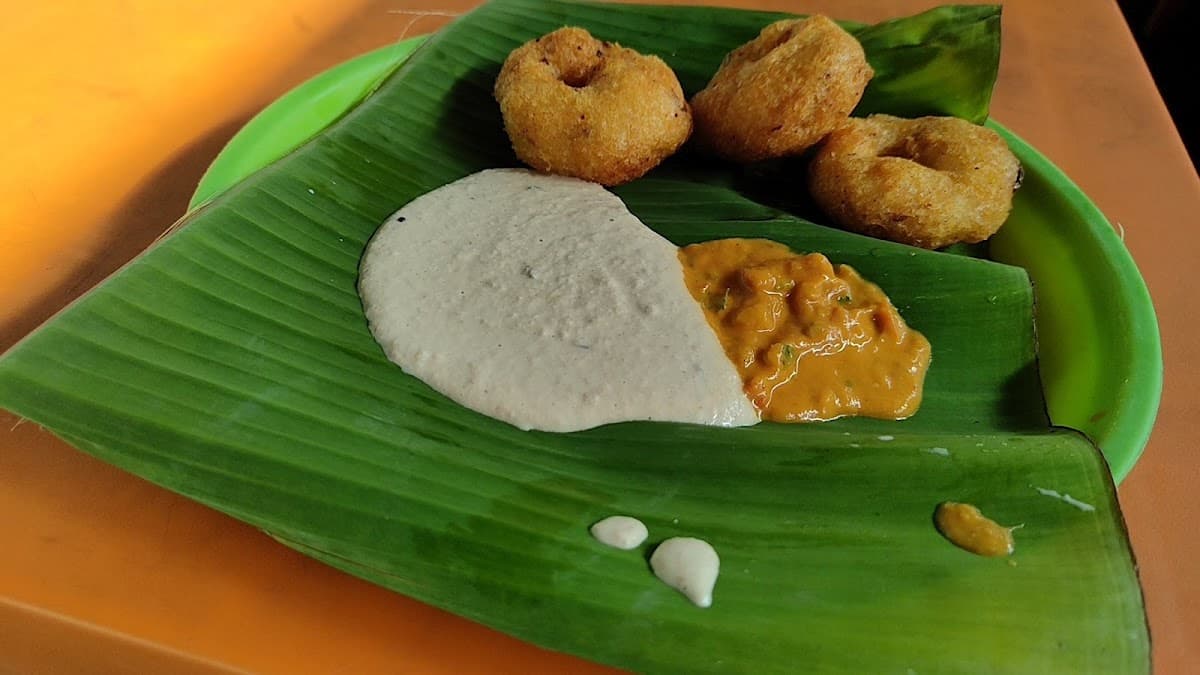 GANESH TIFFINS — photo by Sanket Patel