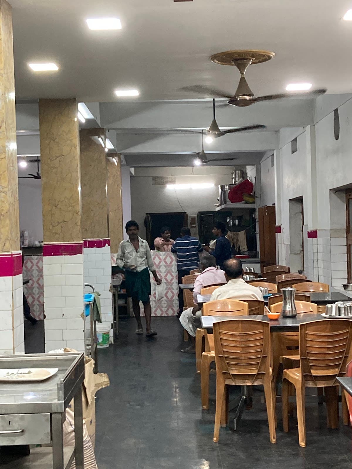 HOTEL BHARAT CAFE — photo by shailendra THE BOSS
