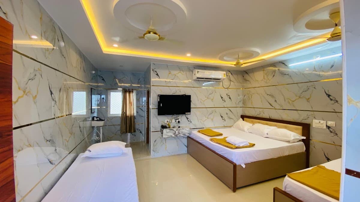 Hotel Royal Grand Luxury Rooms - Mangalagiri — photo by kishore ponugoti