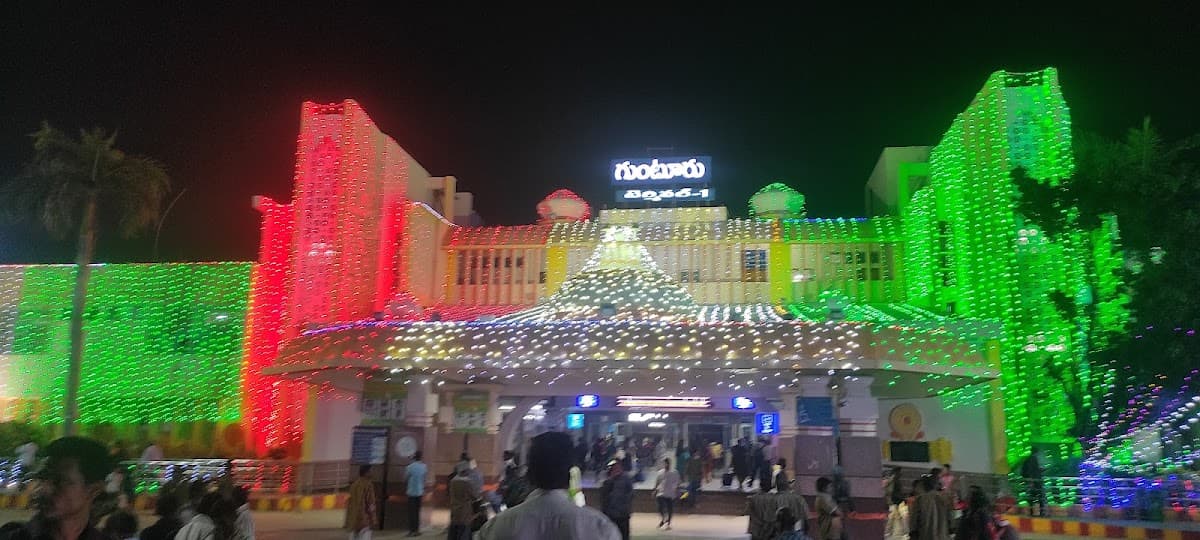 Hotel Sri Sukanya Lodge — photo by Dhuvvala Raj