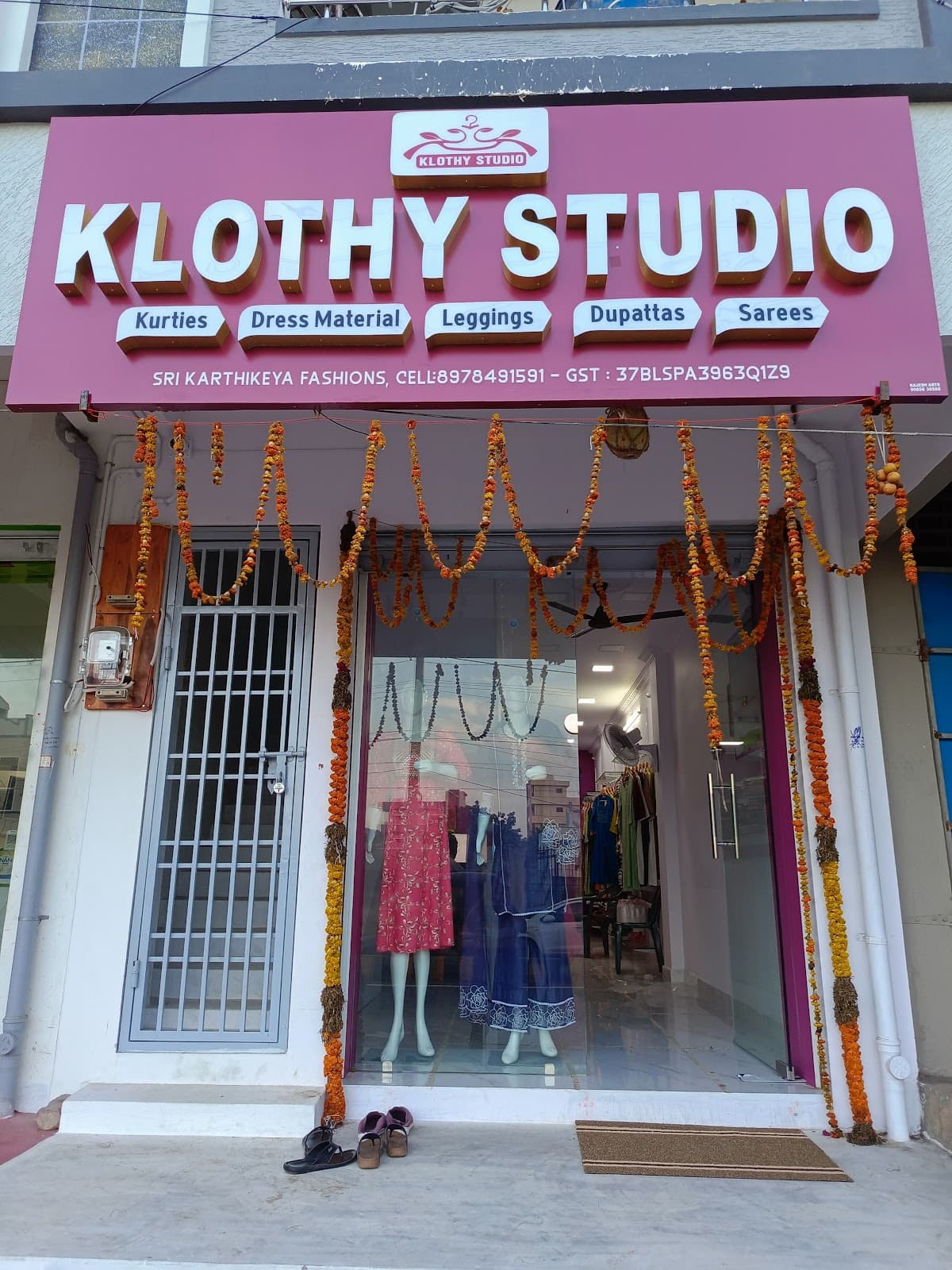 KLOTHY STUDIO — photo by KLOTHY STUDIO