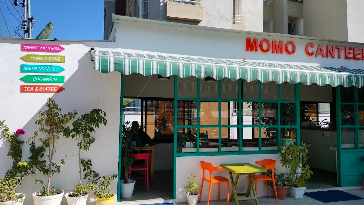 Momo Canteen — photo by Dp Meteo