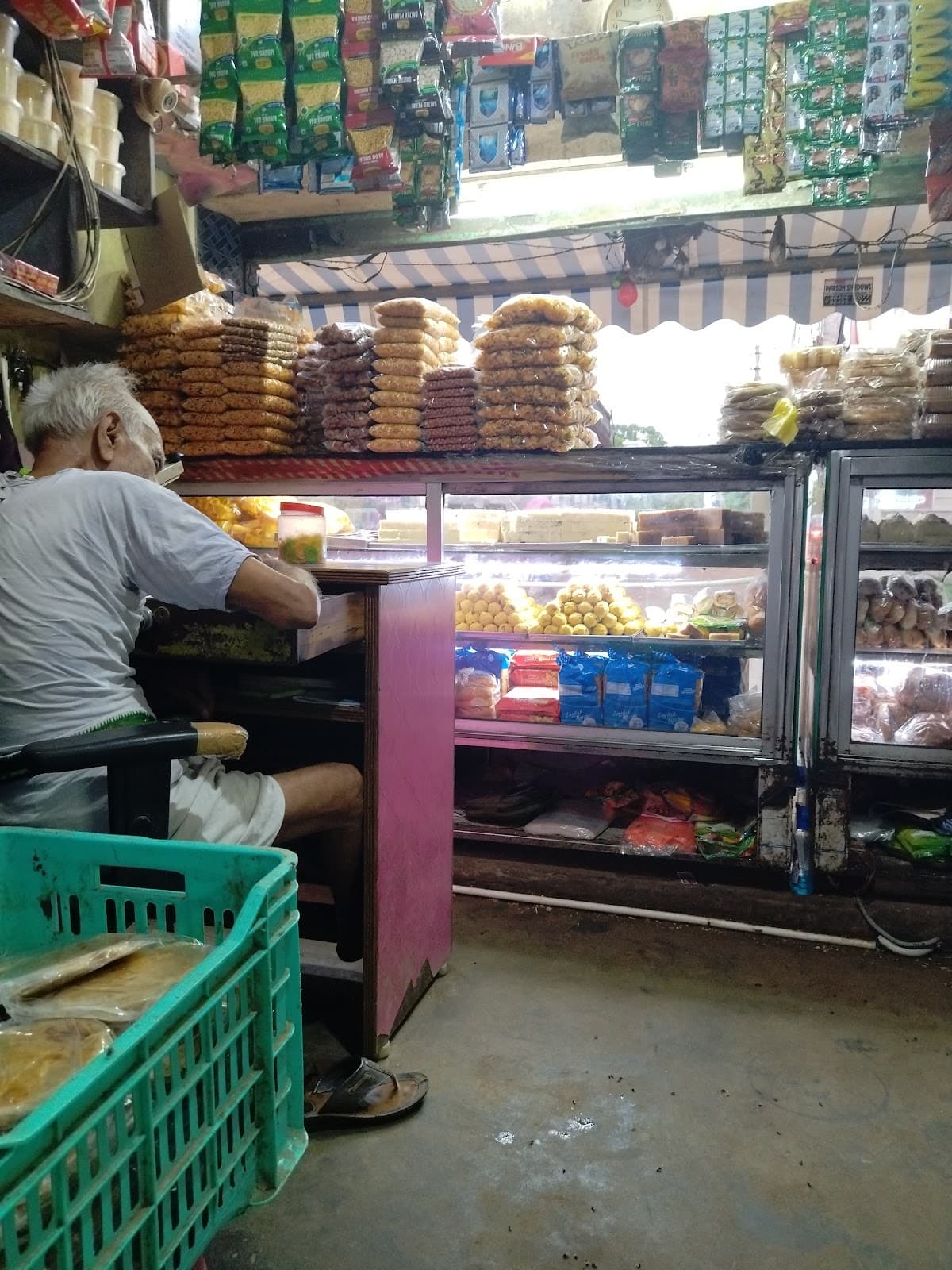 Raja Cooldrink Shop — photo by T Nageswara Rao