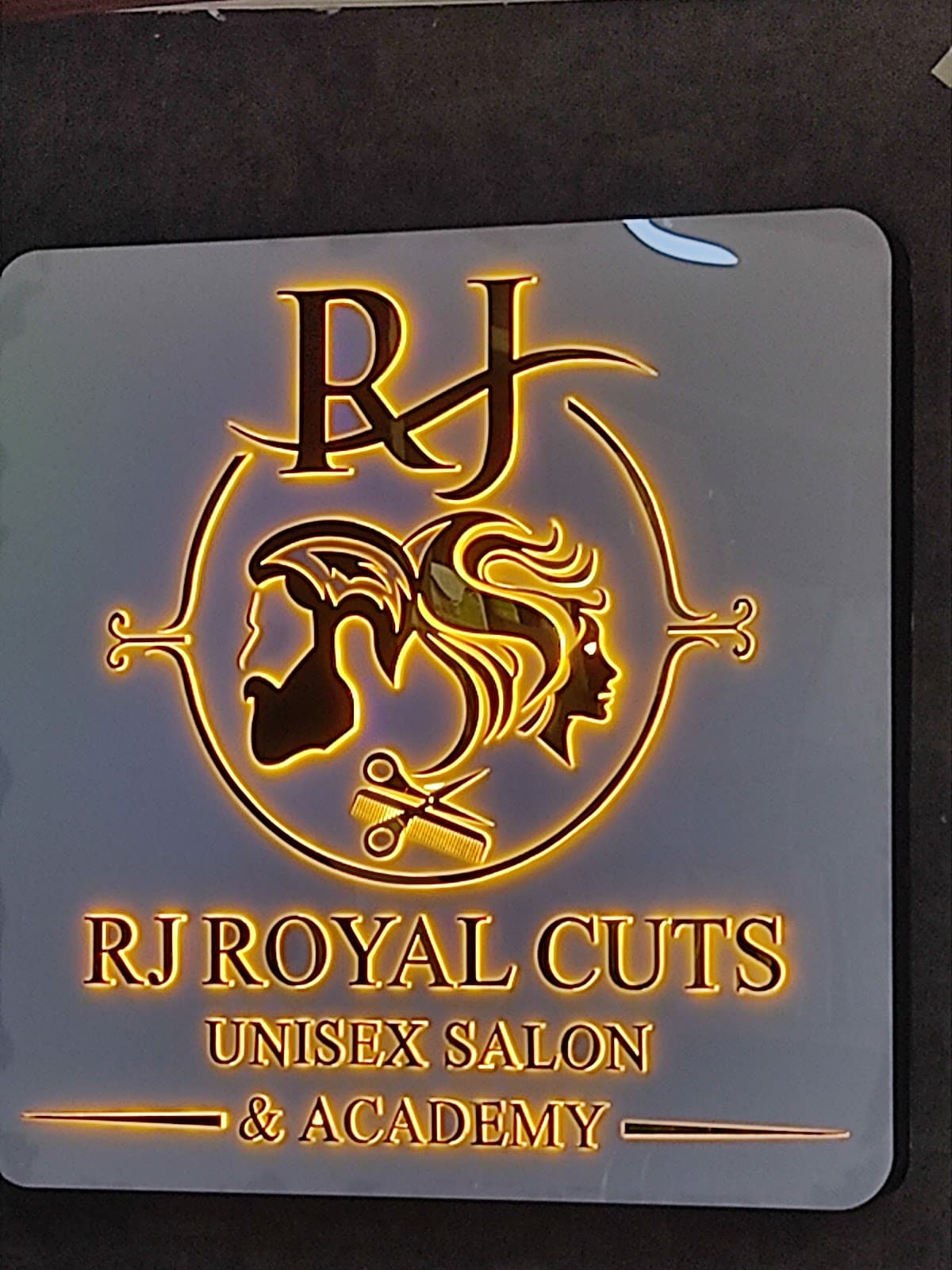 RJ Royal cuts Unisex Salon & Academy — photo by RJ Royal cuts Unisex Salon & Academy