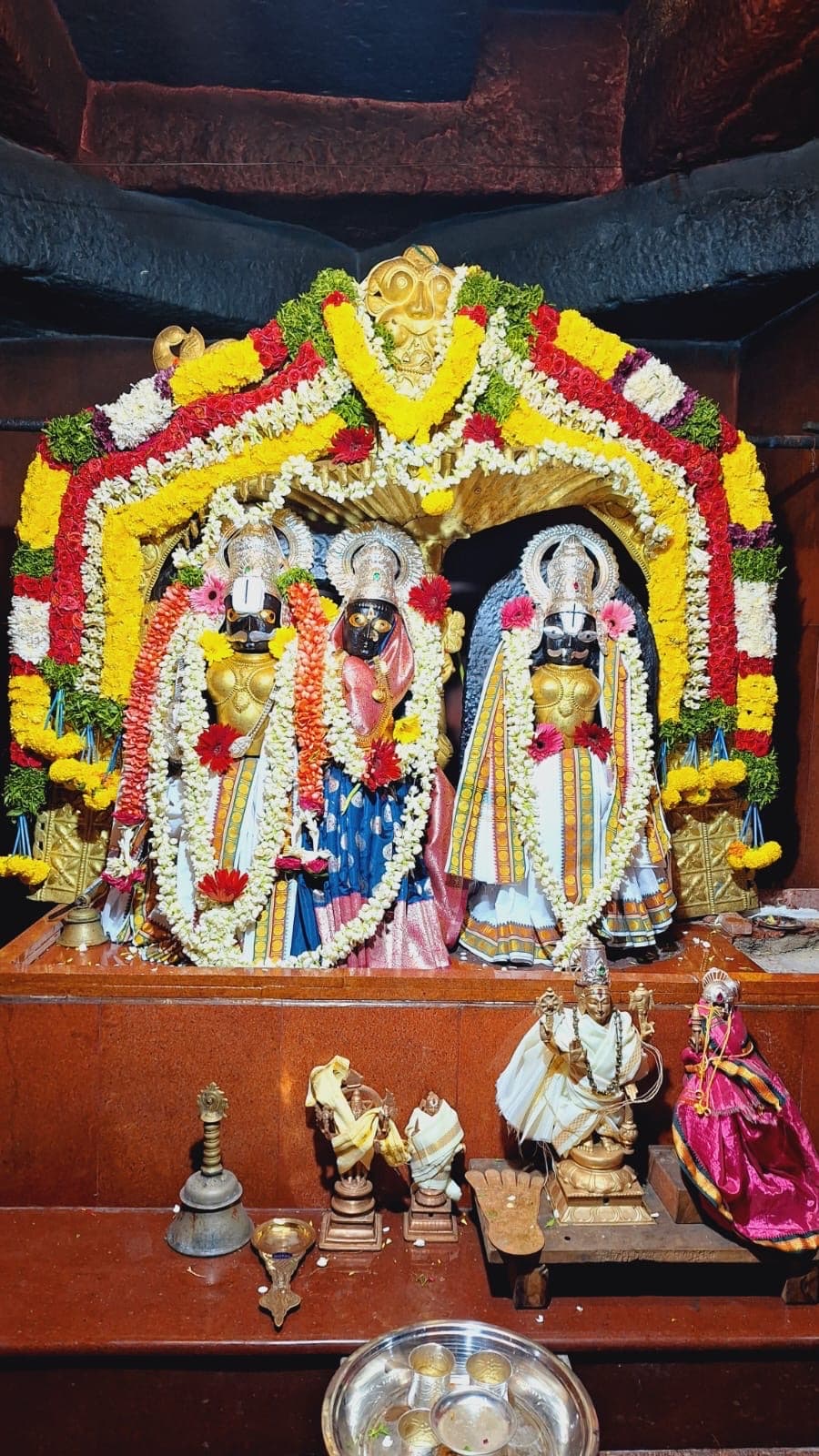 Shri Rama Mandir — photo by HelloWrld