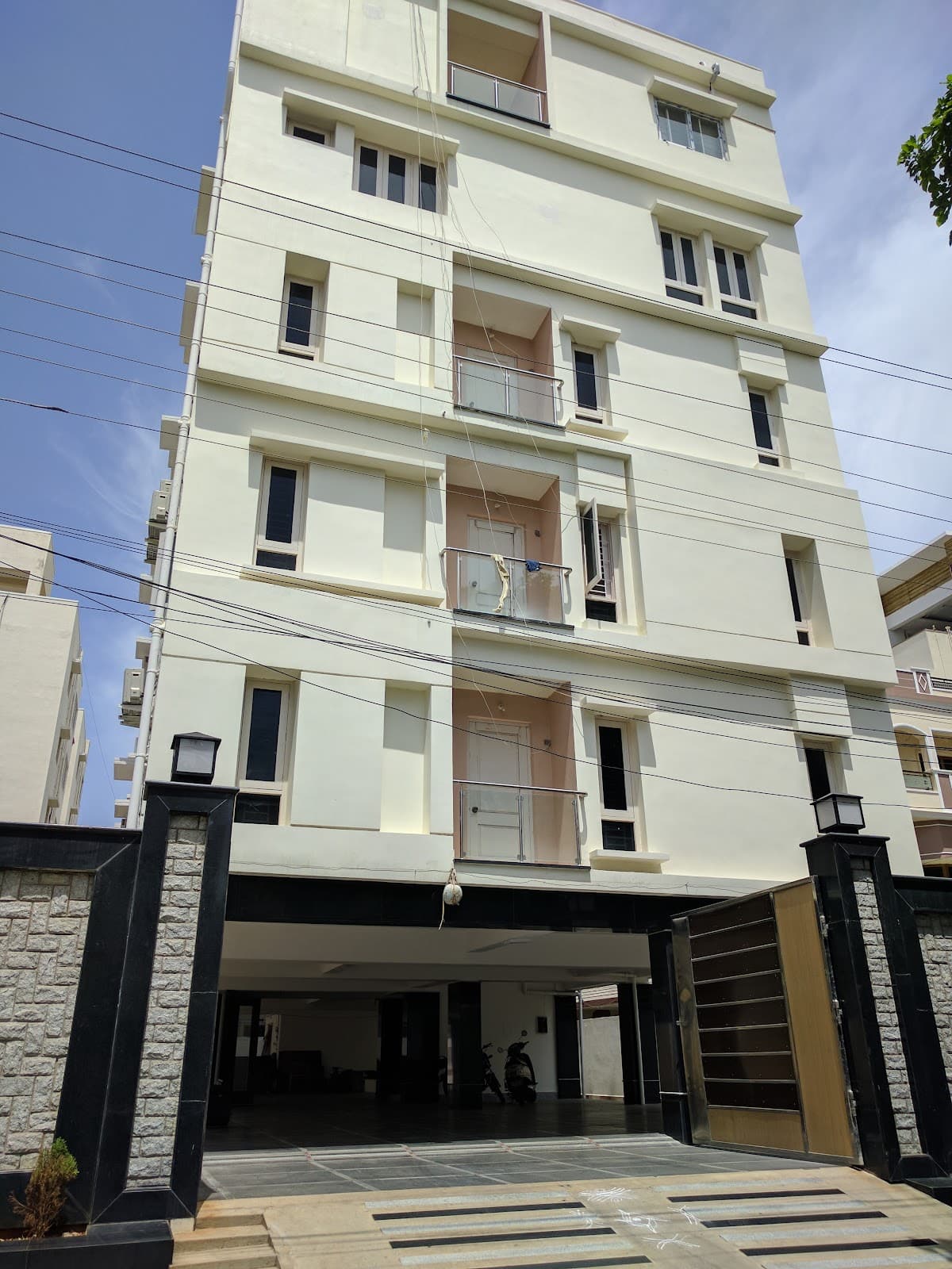 Shweta Residency Guest House — photo by Saptashwa Chatterjee