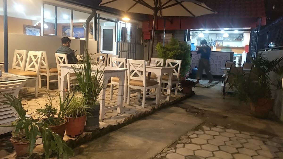 Simple City Restaurant — photo by basudev gautam