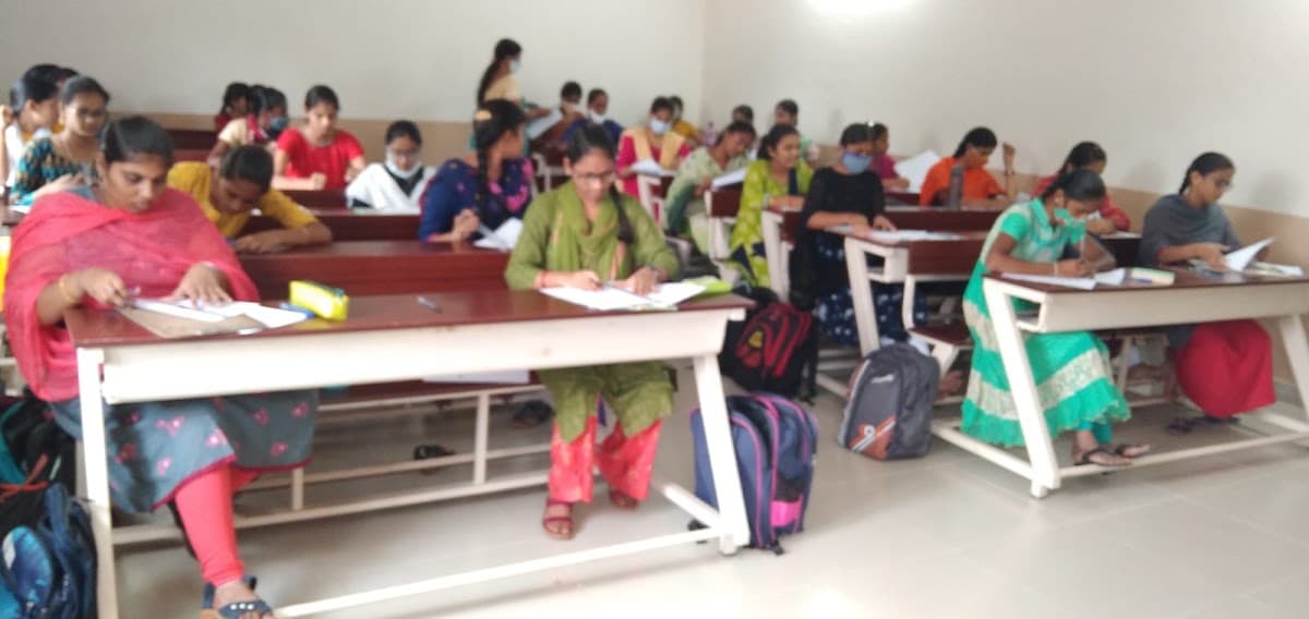 SR College — photo by Mallesh Panjala