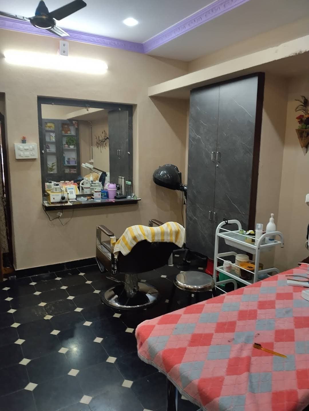 Sravya Beauty Parlour — photo by Sravya Beauty Parlour