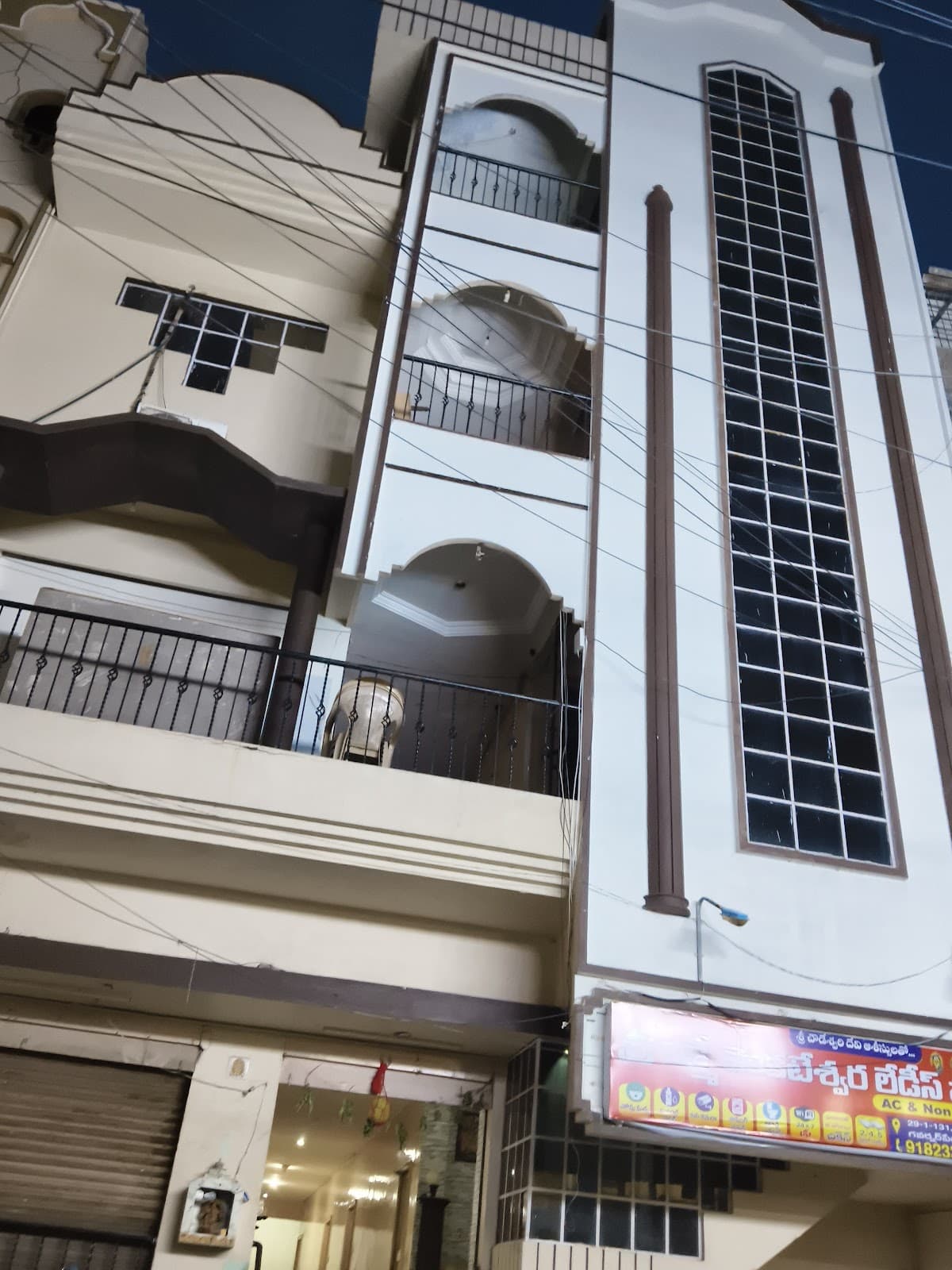 Sri Lakshmi Venkateswara Ladies Hostel — photo by Sri Lakshmi Venkateswara Ladies Hostel
