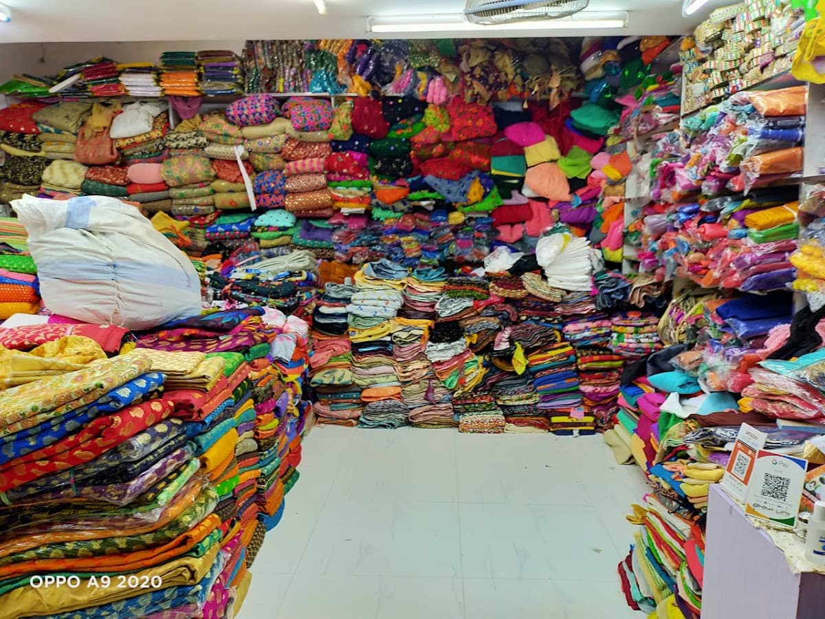 Sri Vijaya Lakshmi Saree Centre — photo by Sri Vijaya Lakshmi Saree Centre