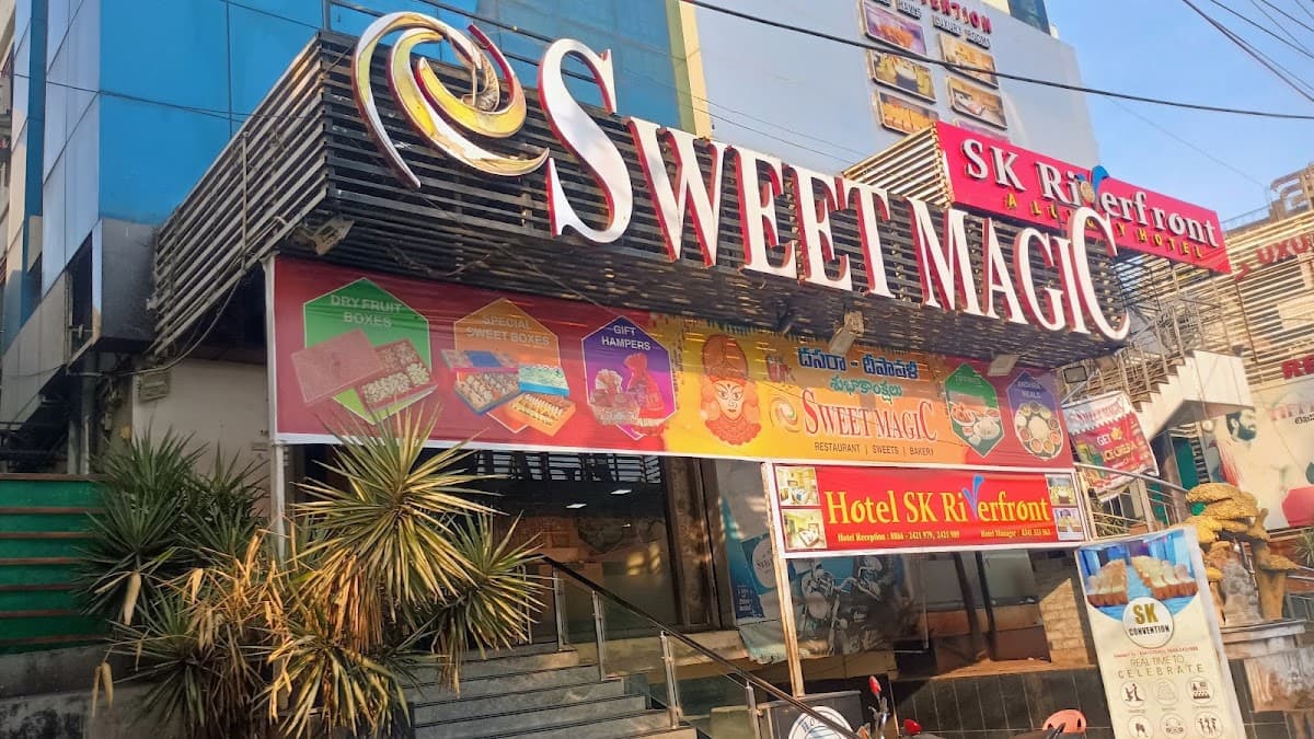 Sweet magic canal road — photo by suresh Jammula