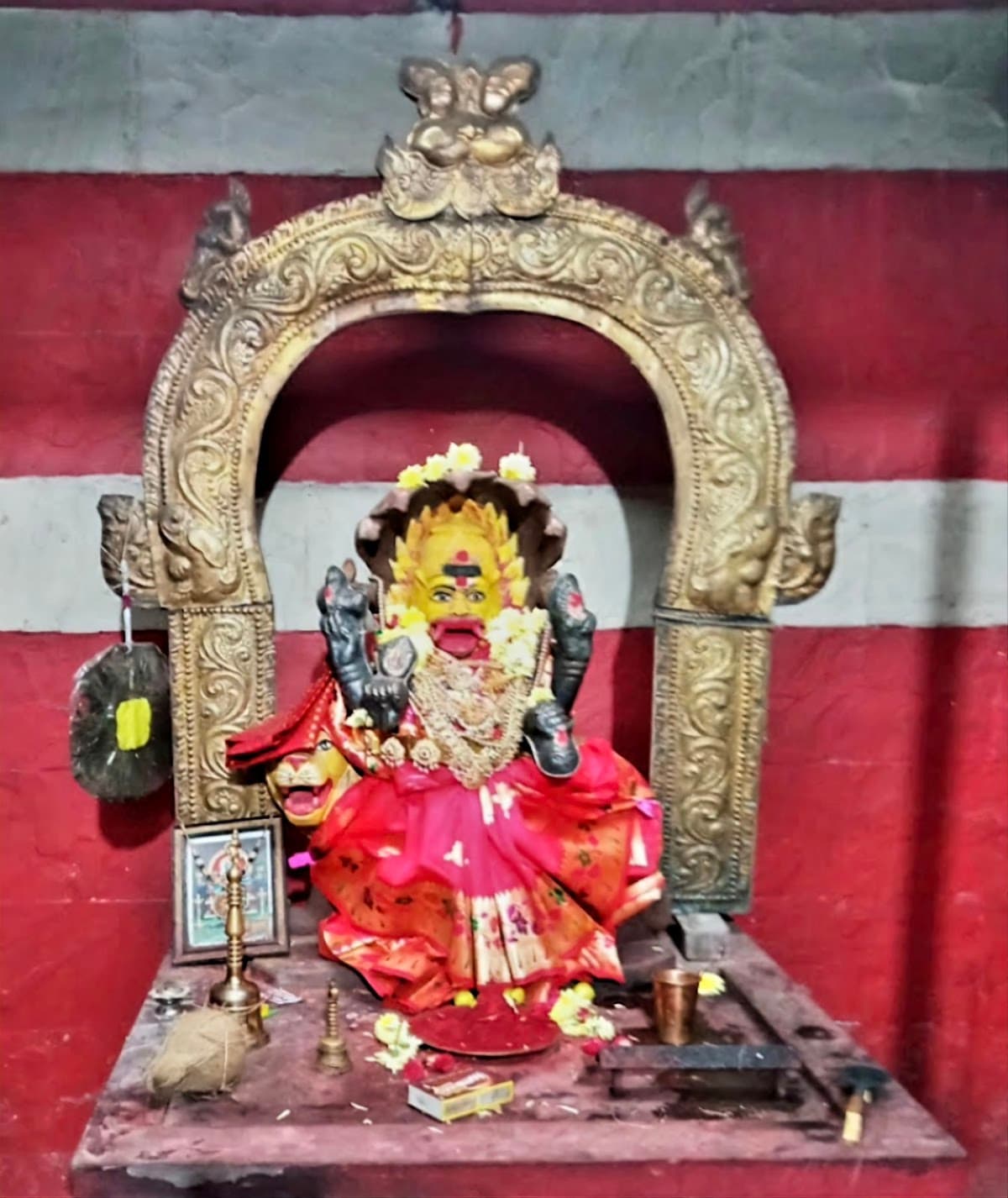 𝗦𝗿𝗶 𝗣𝗿𝗮𝘁𝘆𝗮𝗺𝗴𝗶𝗿𝗮𝗮 𝗗𝗲𝘃𝗶 𝗗𝗲𝘃𝗮𝗹𝗮𝘆𝗮𝗺 (Temple) — photo by PaOne