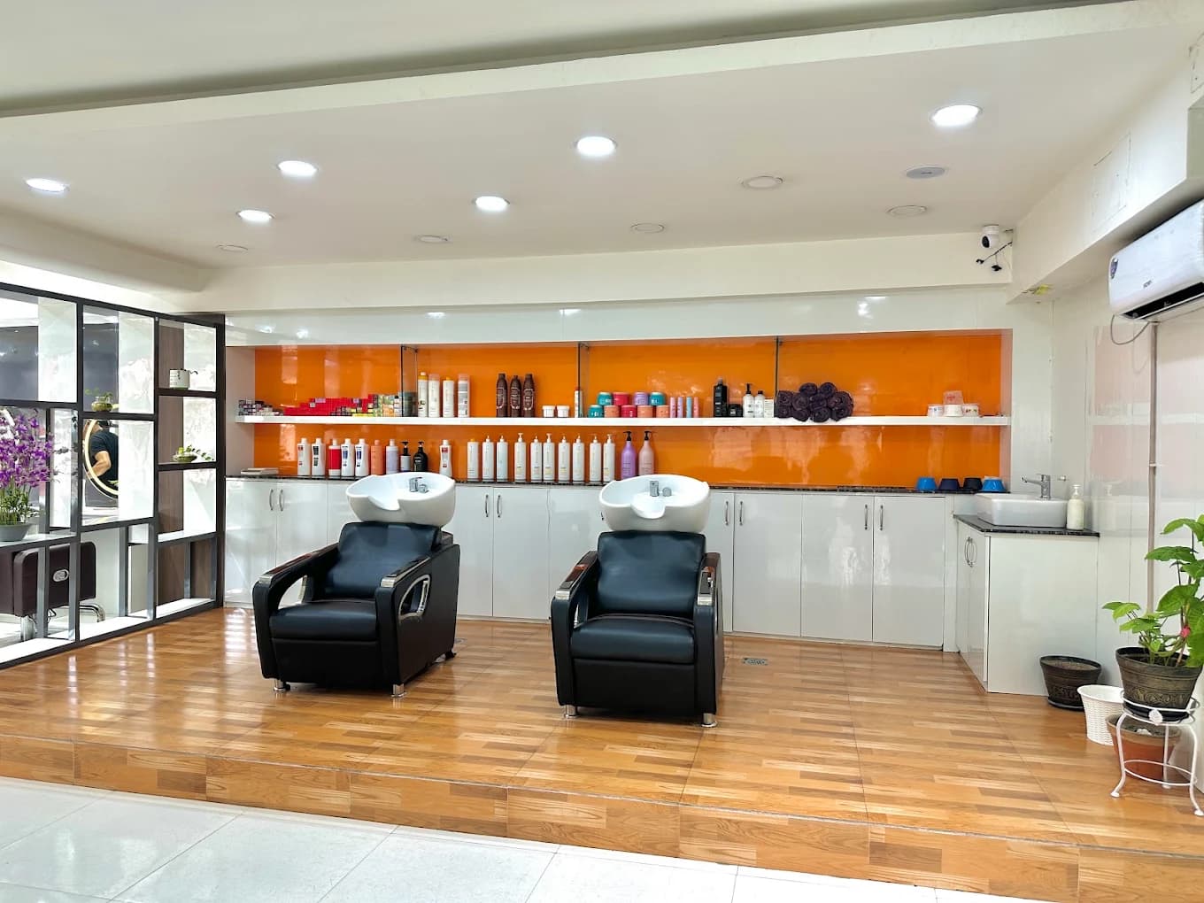 LePosh Luxury Unisex Salon