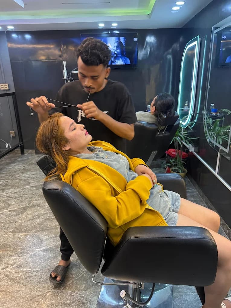 Roosters Men's Grooming and Spa Company