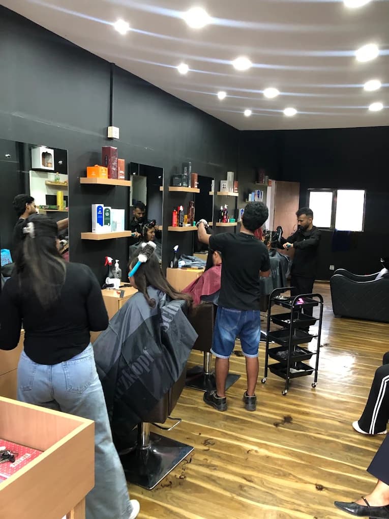 MJ Unisex Salon Beauty Studio