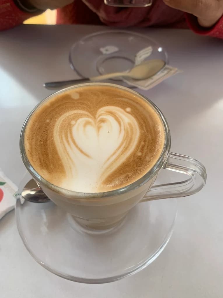 Brotchen Bakery Cafe