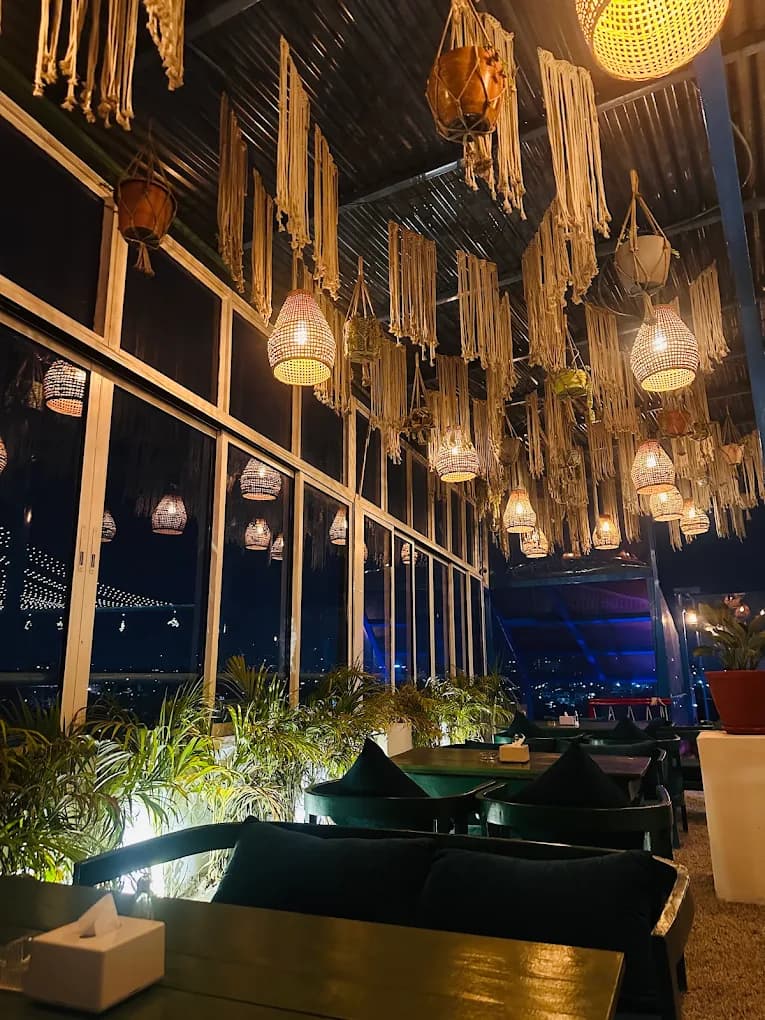 Barrack Lounge (Rooftop)