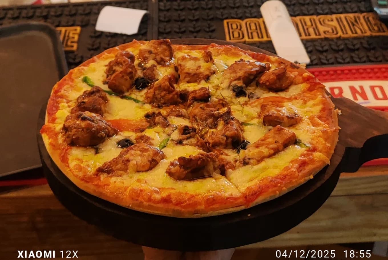 Maya' Pub Cafe Bar Grill
