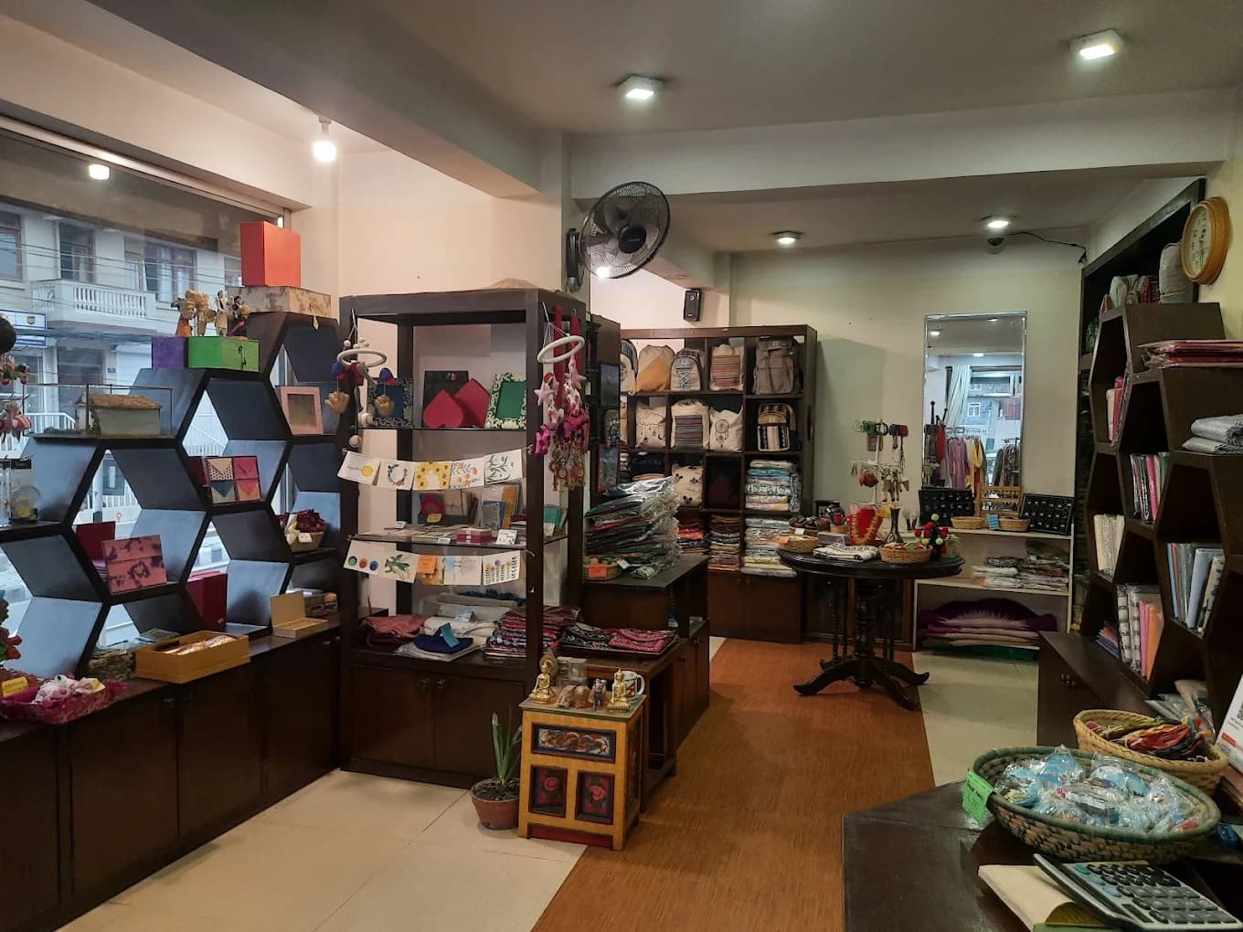 Craftmandu Handicraft Shop