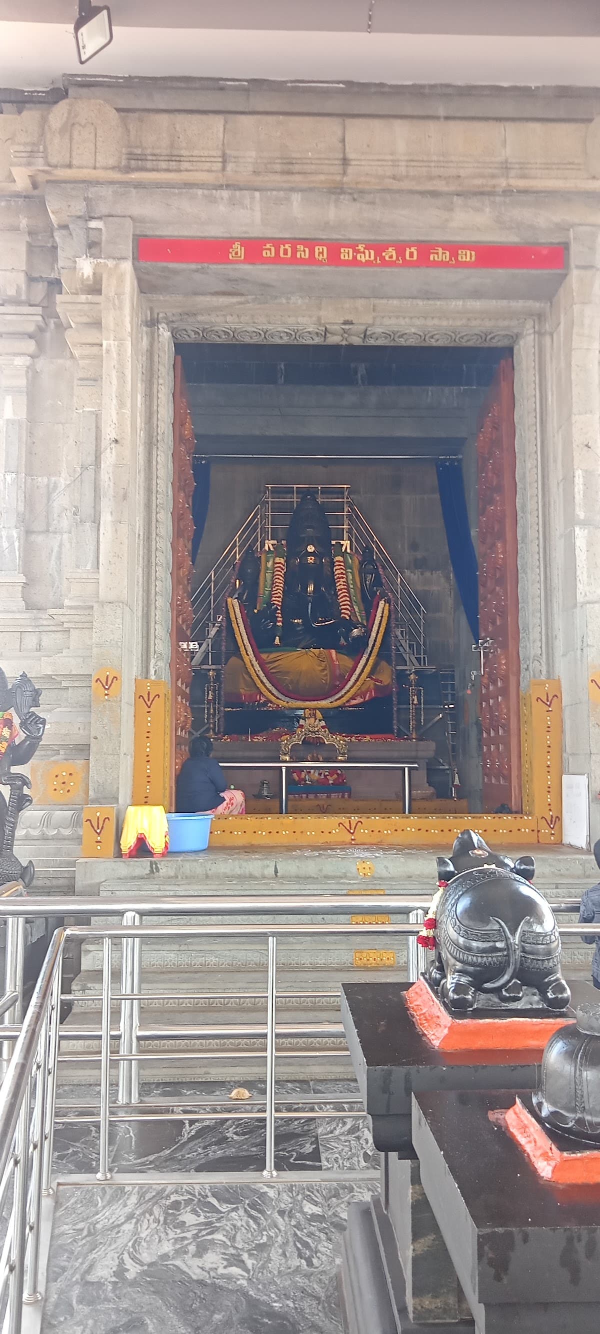 Venkatagiri Saree House — photo by BHASKARA RAO PADAVALA