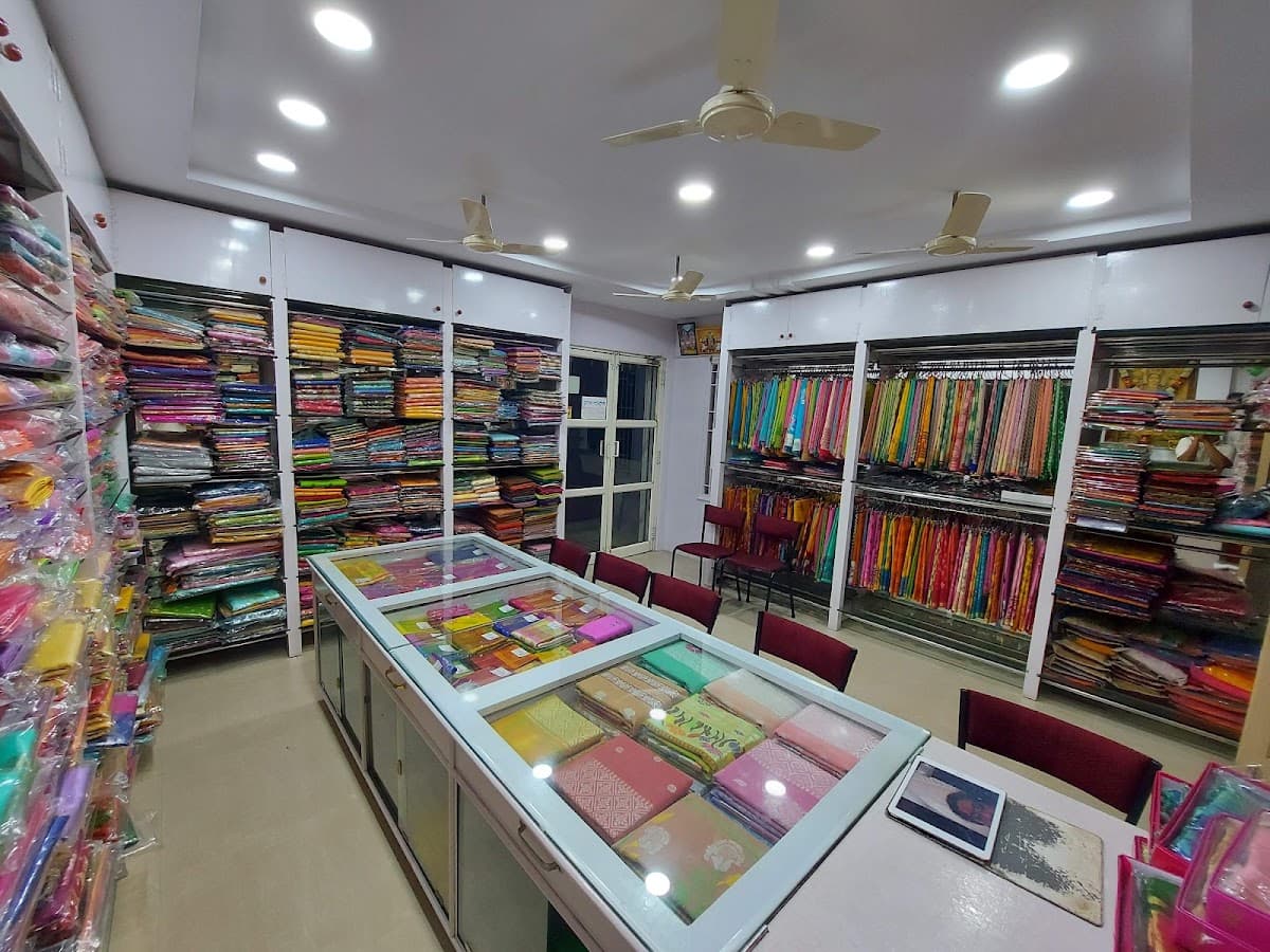 Venkatamuni Handloom Saree House — photo by Chenchu Venkatamuni Nukala