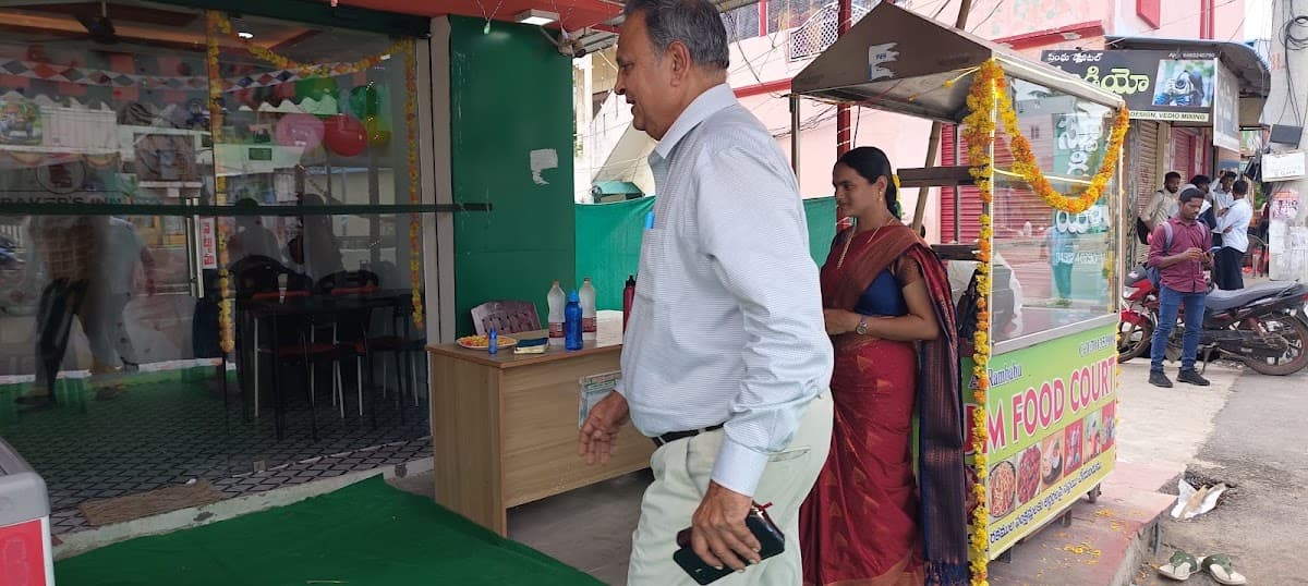 VJM FOOD COURT (ఫుడ్ కోర్ట్) A/C — photo by Daniel babu Madugani