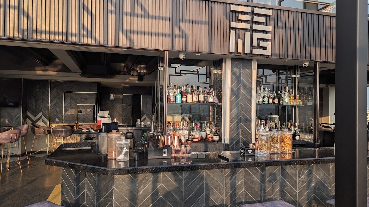 33°West Sky Bar — photo by Puskar Rimal