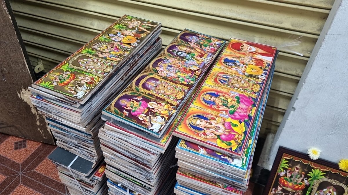 Aditya Photo Frames And Posters — photo by Baba