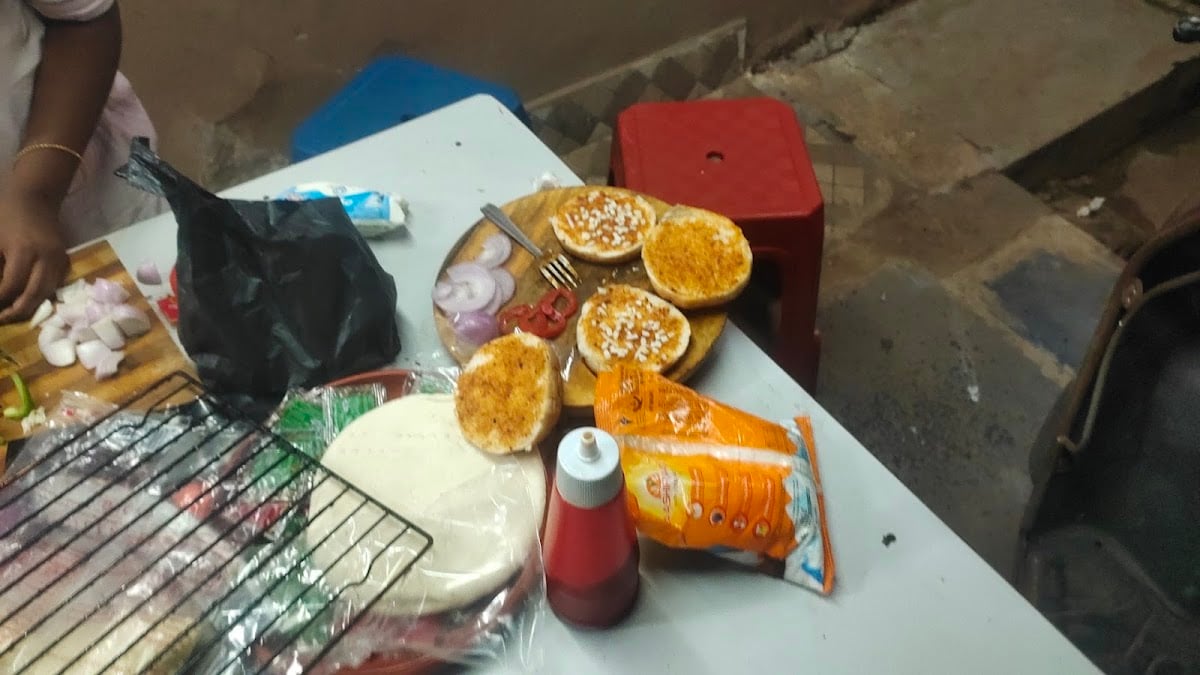 AMKISJ PIZZA — photo by Koti pachala
