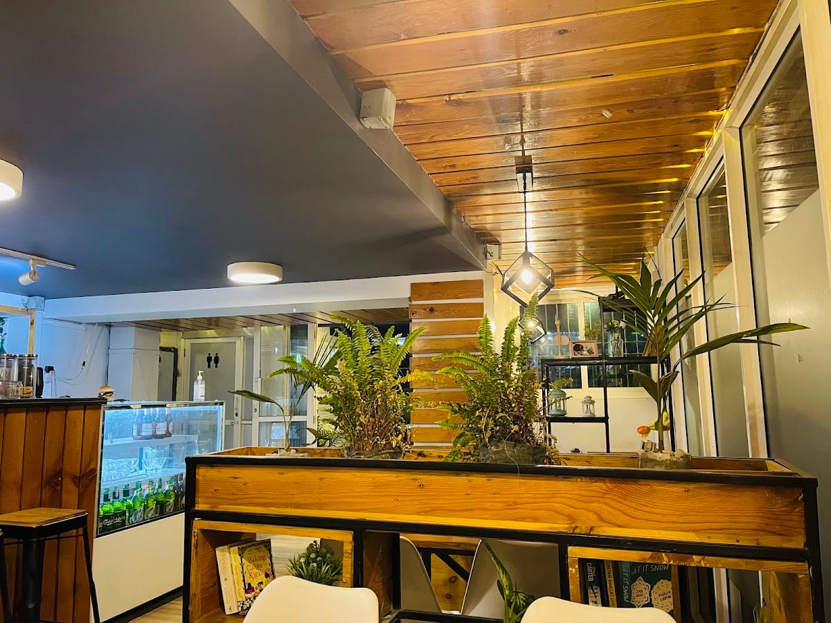 AmPm Cafe and Bar — photo by Utsav Shrestha