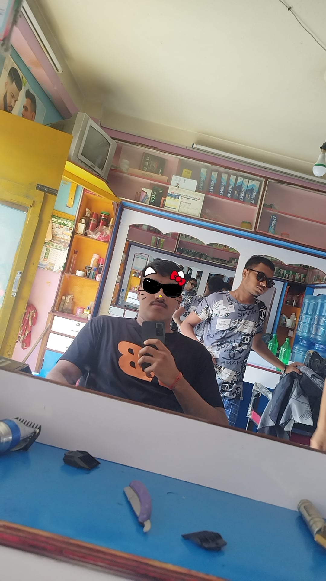 Anish Hair Dresser Saloon — photo by Bhabishya Bhatt (Clash Related)
