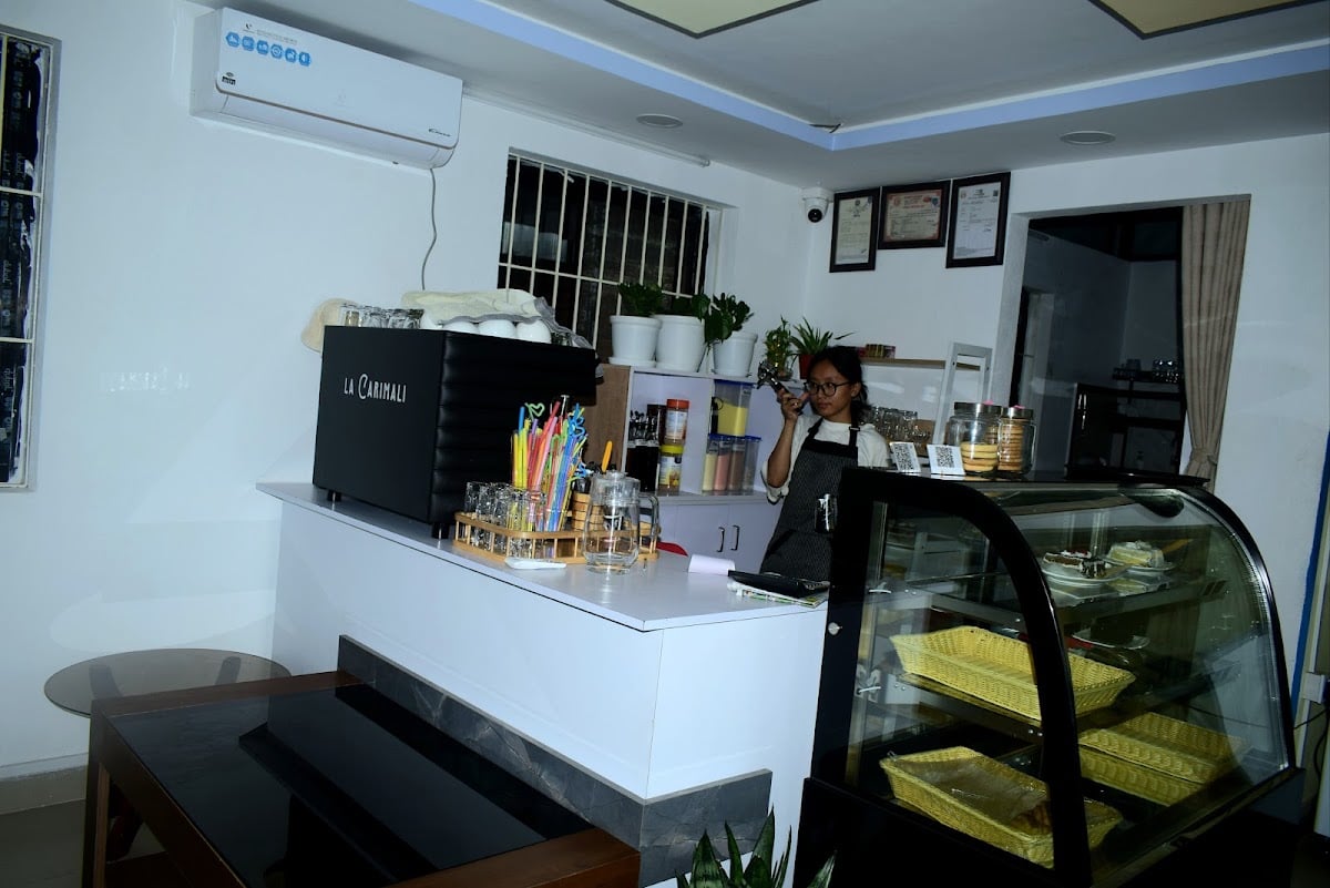 B3S Coffee shop — photo by Ashok Lama