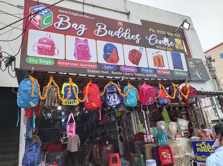 BAG BUDDIES CENTER — photo by BAG BUDDIES CENTER