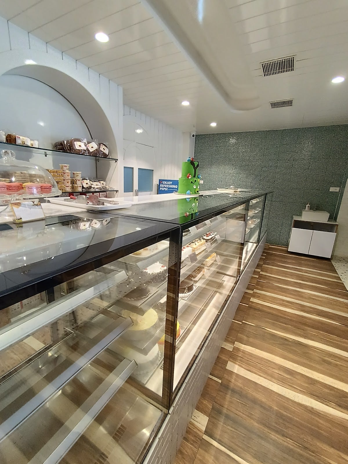 BAKERSINN — photo by Uday Sai Rao