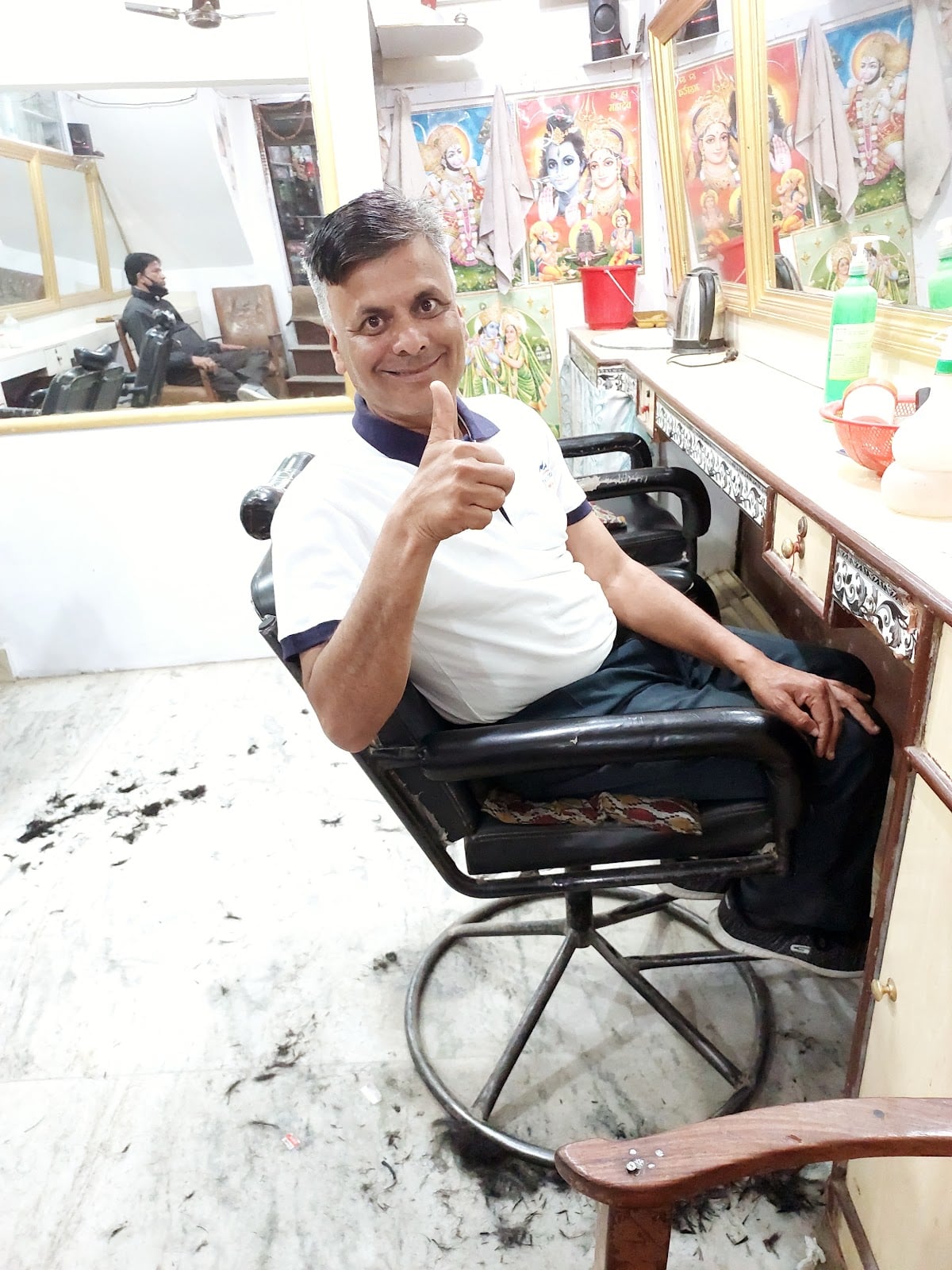 Banarashi hairdresser Salon — photo by Govinda Prasad Sapkota