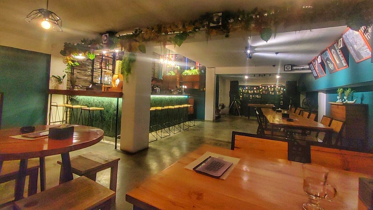 Bar Bar — photo by Nirvisha Baidya