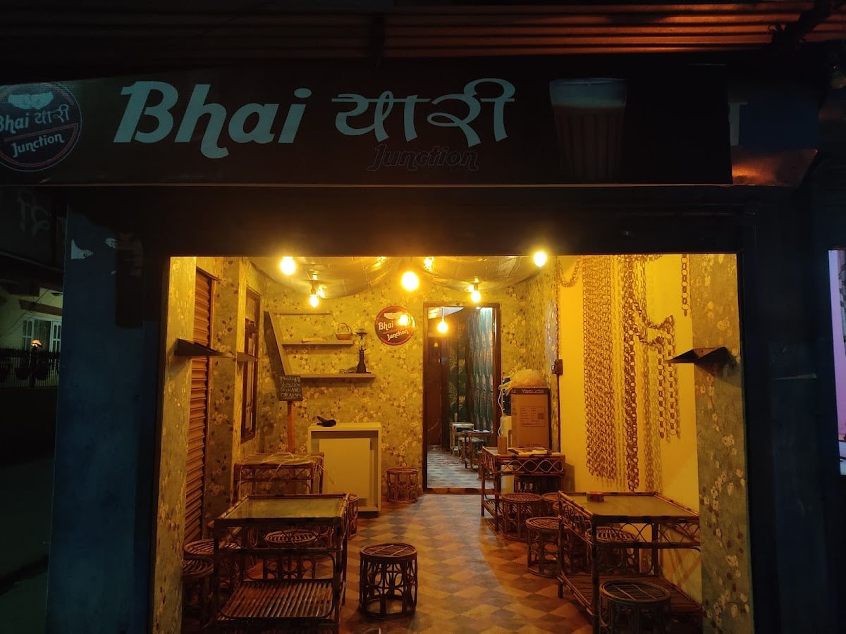 Bhai Yari Adda — photo by Dipesh kumar Sah