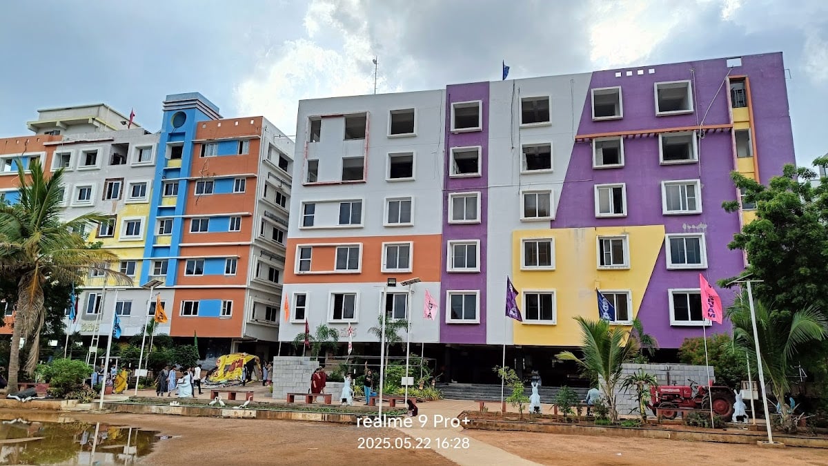 Bhashyam Girls Campus ( Samatha Mamatha Campus ) — photo by Kadimisetti Satish