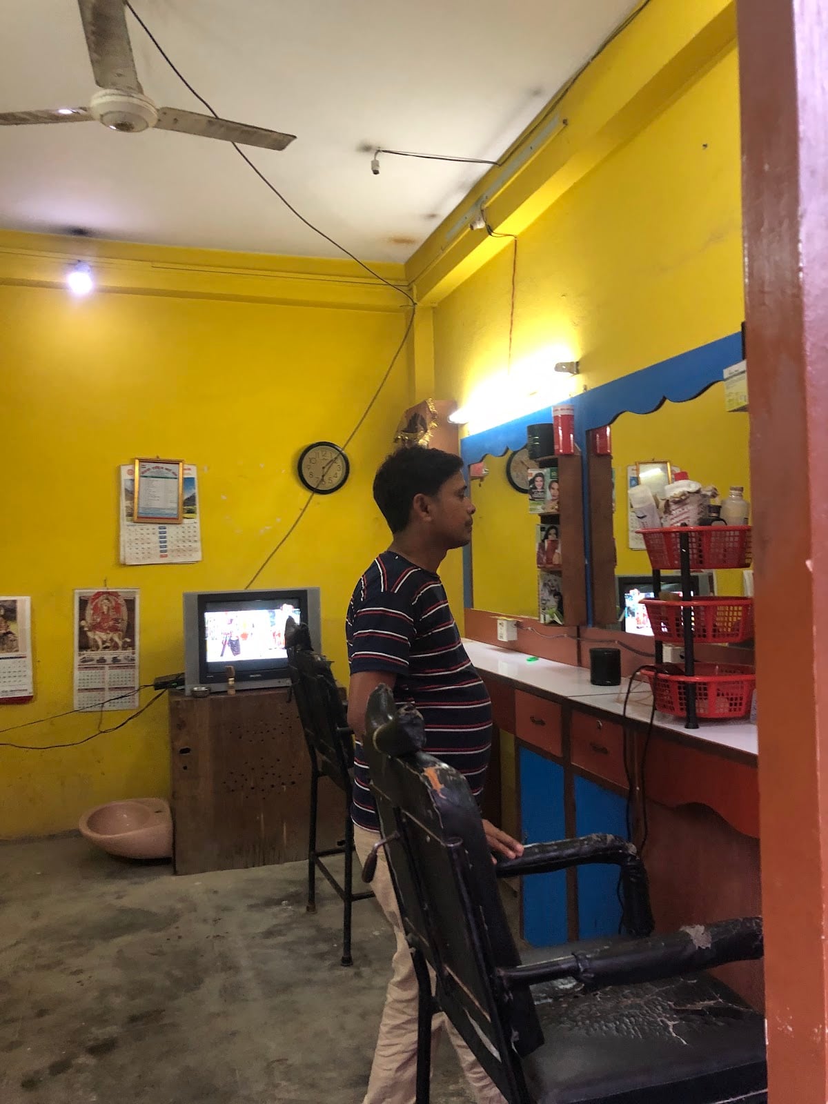 Bijay Hair Dresser Saloon and Jens parlour — photo by Ashim Dural