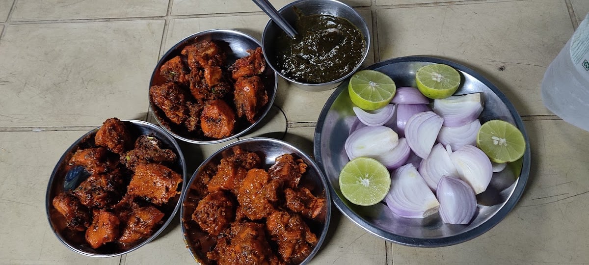 Bismilla Asiya Biryani Point — photo by Mmj Perses