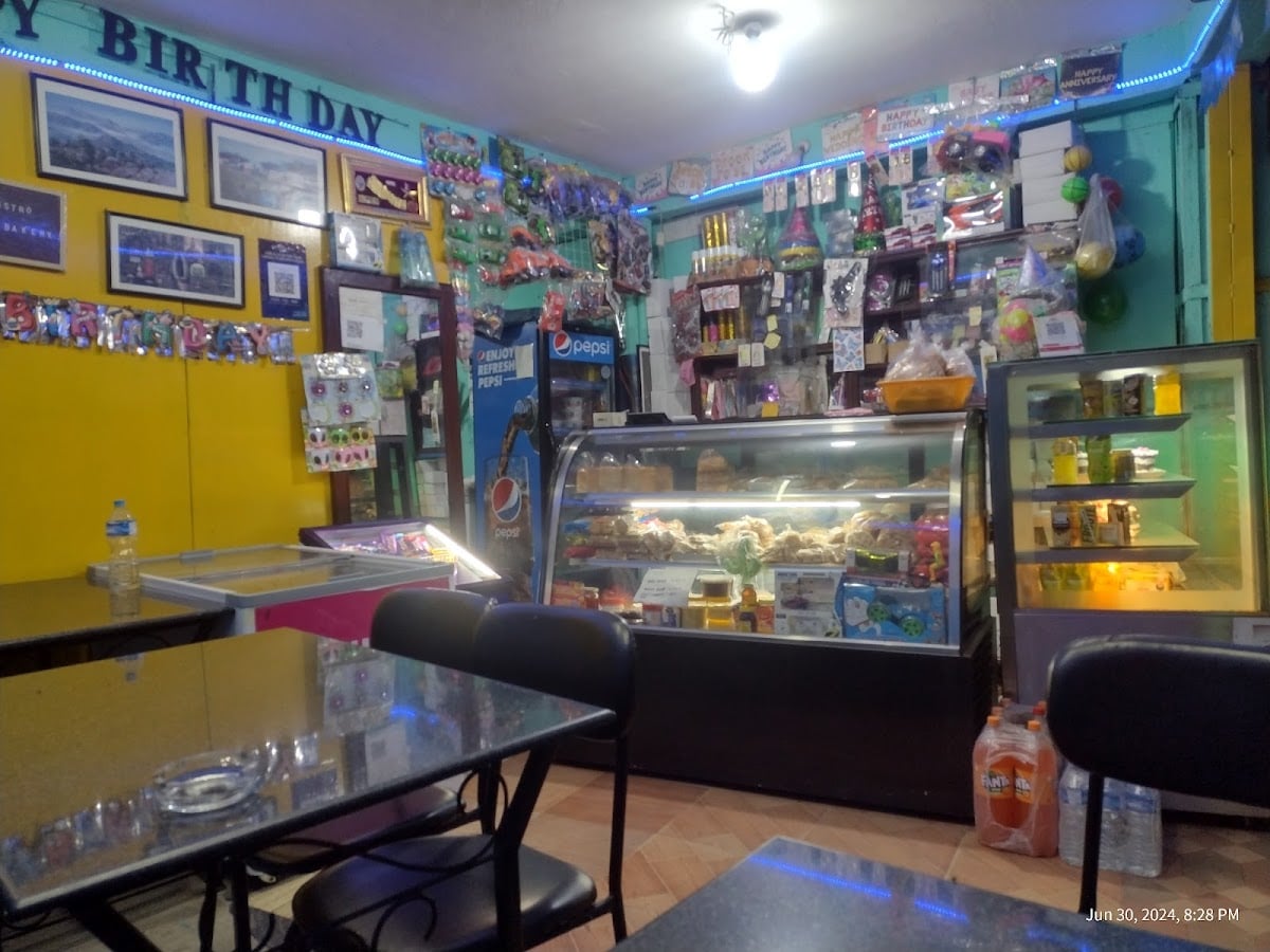 Bistro cafe — photo by Saroj Khadka