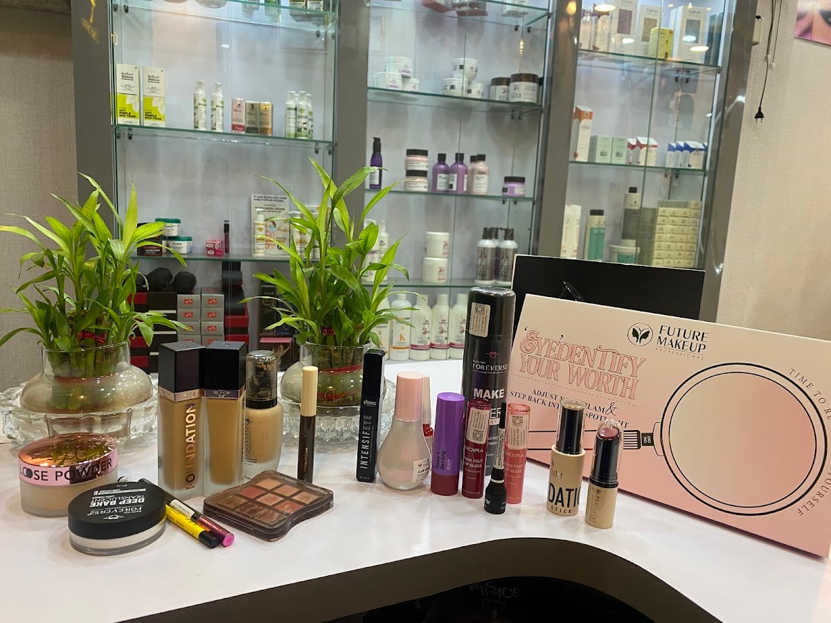 BOBBY BEAUTY UNISEX SALON & TRAINING CENTER — photo by BOBBY BEAUTY PARLOR & UNISEX SALON.