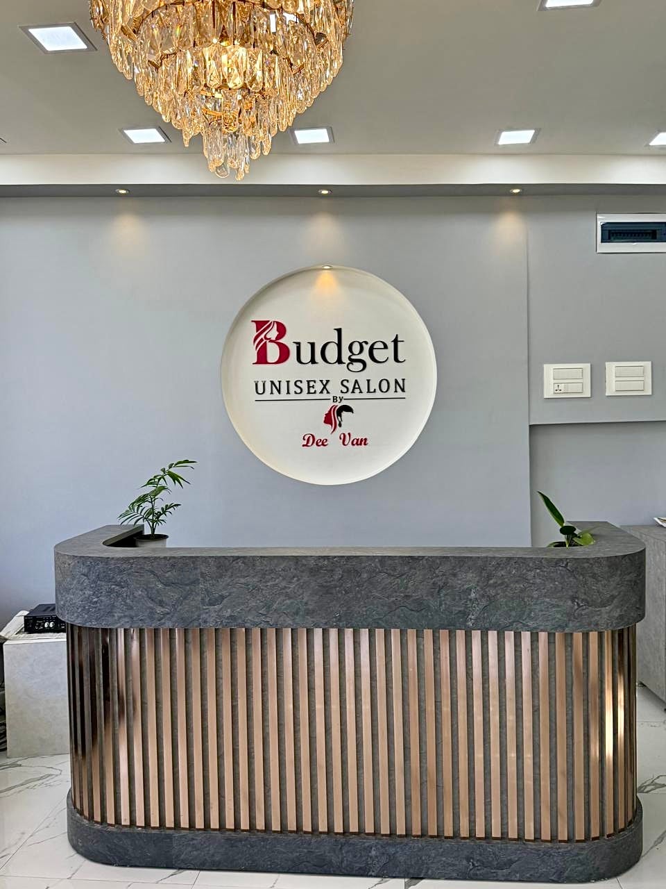 Budget Unisex Salon By Dee Van — photo by Neeo Nikaa